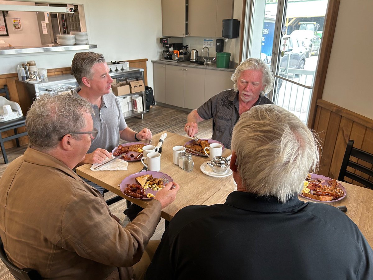 MikeBarrettON's tweet image. Joined the Grenville Federation of Agriculture for breakfast at Dixon’s General Store & Café.
Great conversations with the farmers who feed our communities.
If you ate today—thank a farmer!