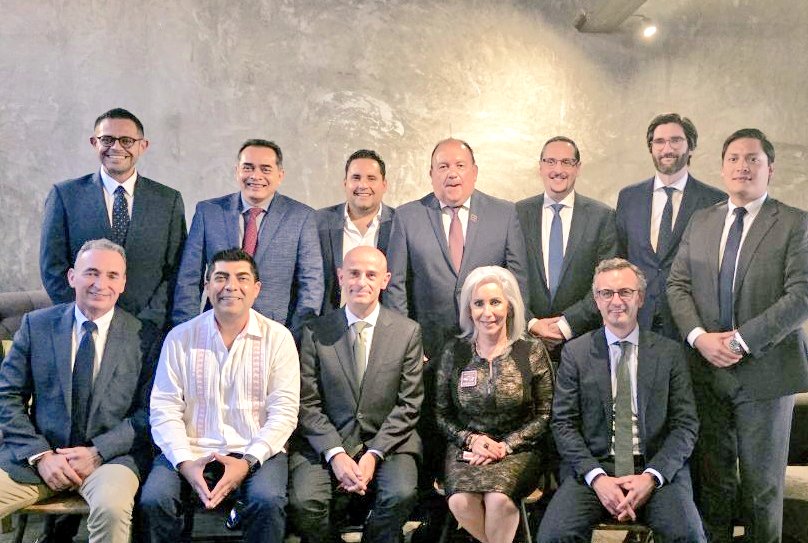 Candelaria___'s tweet photo. Estupenda plática con Pedro Larrea e integrantes de la empresa @NaturgyMx, quienes han transformado y reorientado con éxito el servicio hacia la transición energética.
Junto con @Barbara_Botello @EugenioGoveaA y @S4lomonRos4as les indicamos que la @SE_mx será una aliada para que consoliden su estrategia de economía circular.
#CEB10 ✅🇲🇽