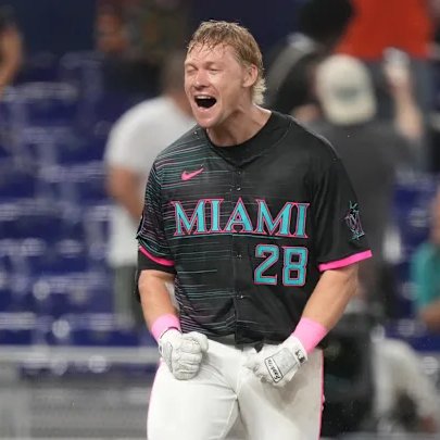 Marlins have now won 11 straight road games ... with their last 10 road wins coming as an underdog.

With their win tonight, Miami broke the '09 Rockies record of consecutive wins (9) as a road dog ⤵️