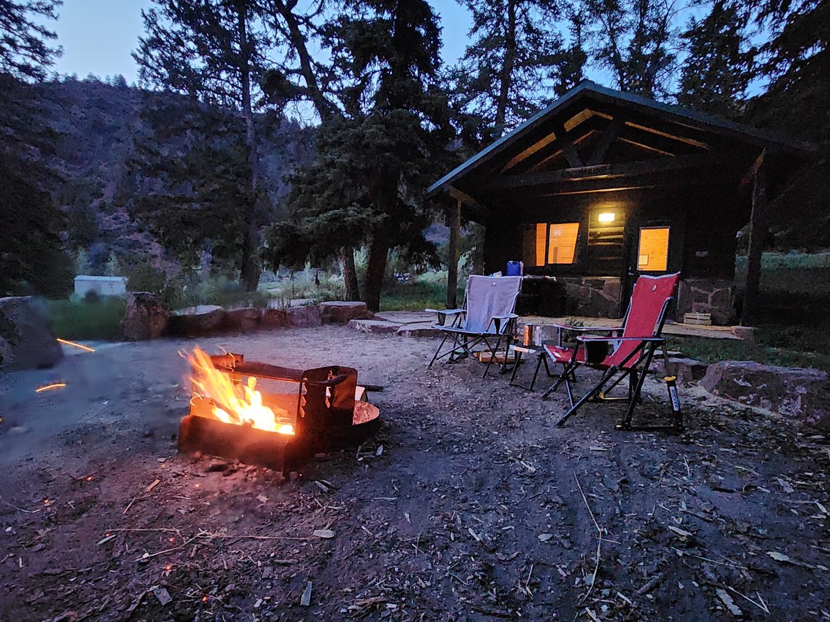 TomFlaigMD's tweet image. Happy Friday everyone!
Visit a state park this weekend - enjoying a campfire here on a recent trip to Sylvan Lake State Park in Eagle County, Colorado.