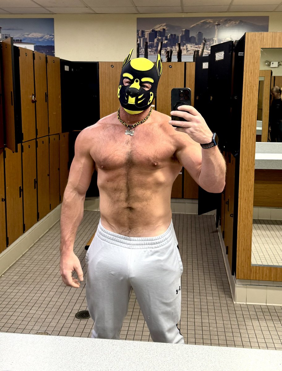 It’s still grey sweatpants season, right?! Asking for a friend…