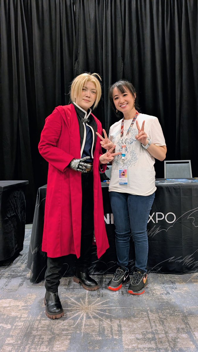 ItsXanthor's tweet photo. An AX highlight was the chance to meet @behindjinfinity! Been following them for years&amp; love how beautiful&amp;fun their photoshoots look. They inspired me to cosplay &amp; rope my friends into it too. Thank u Jin &amp; @sorairo_days for being so sweet. Can't believe u knew who I was haha🥹 https://t.co/i6t6bptJiw