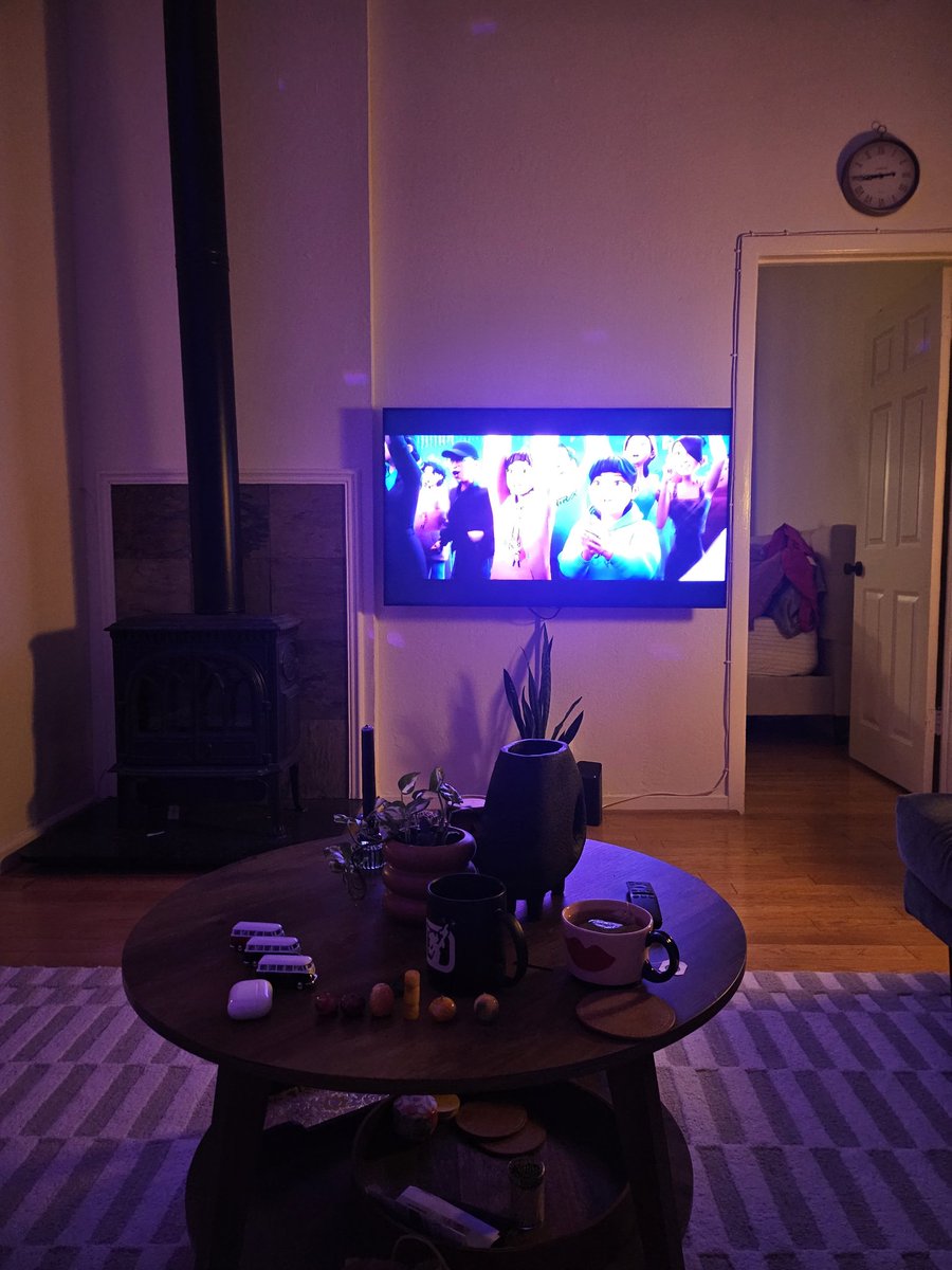 _keysarasara's tweet image. #KPOPDEMONHUNTERS on @netflix is so so so goood. OMG.
Totally obsessed.