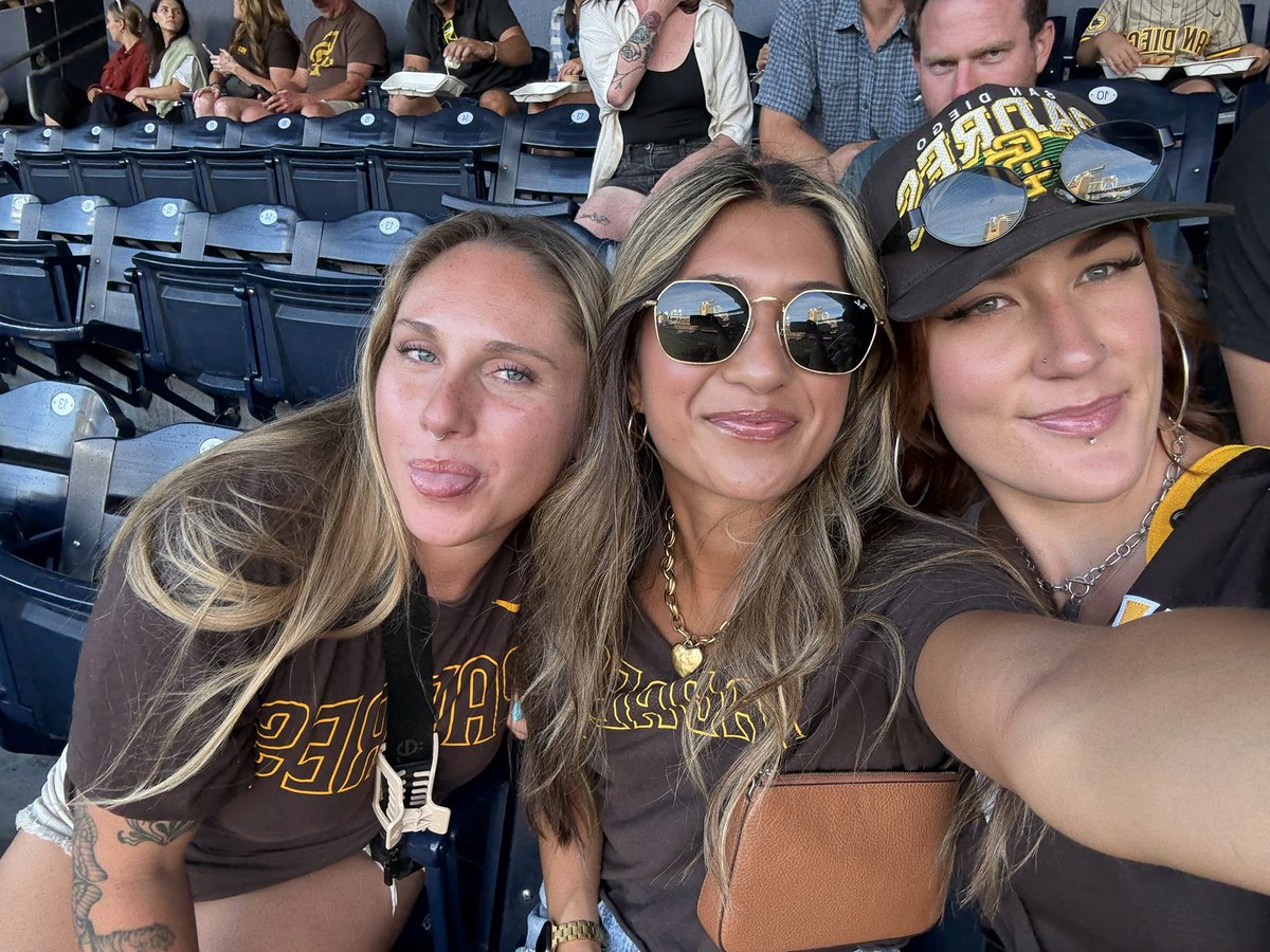 lexidmoreno's tweet photo. #ForTheFaithful https://t.co/dCEojj1xim