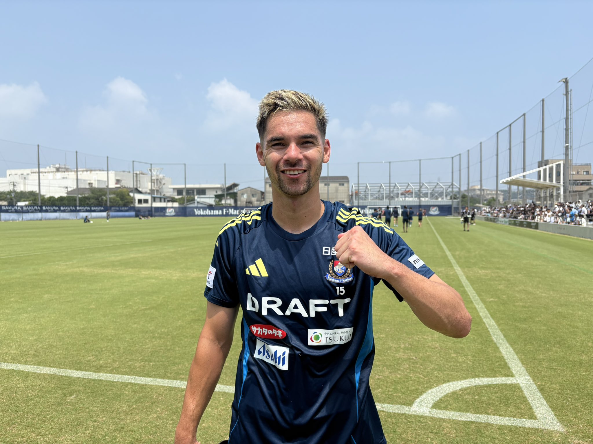 横浜F・マリノス ユニフォーム SANDY WALSH サンディウォルシュ サンディウォルシュ選手のユニフォームへの情熱 | TikTok
