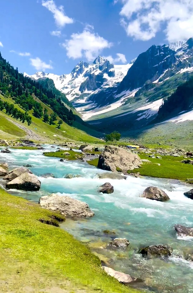 wakashmir's tweet image. Beautiful View..💦⛰️
.
.Kashmir_India🇮🇳🇮🇳🇮🇳
. 
.
.
#nature #reels #waterflow #mountains #trees #explore #reelitfeelit #instagood #instadaily #reelkarofeelkaro #glacier #glacierview #snow #kashmir...