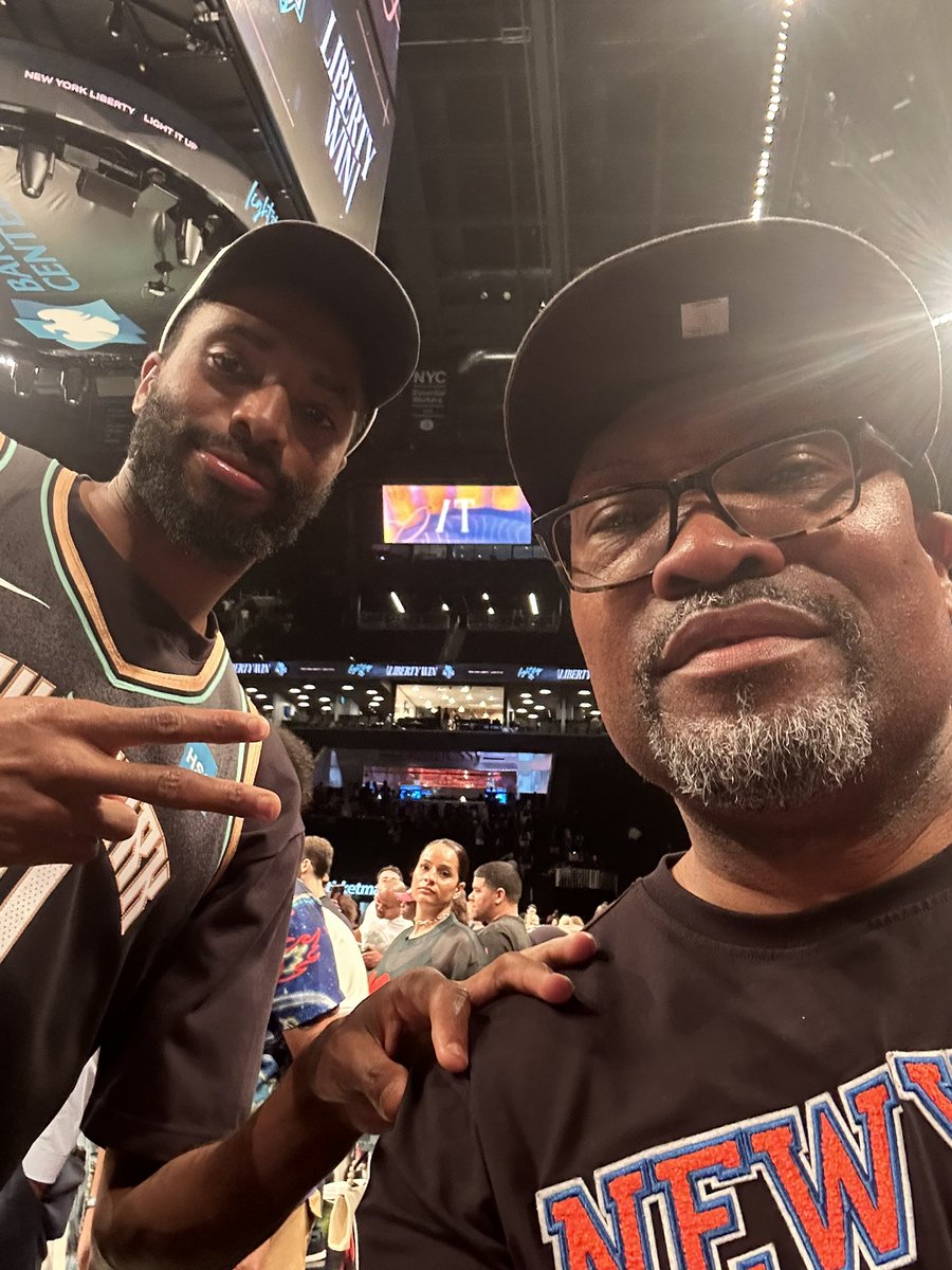 TBTakes_'s tweet image. And to top it off! Mikal 📸 #Knicks