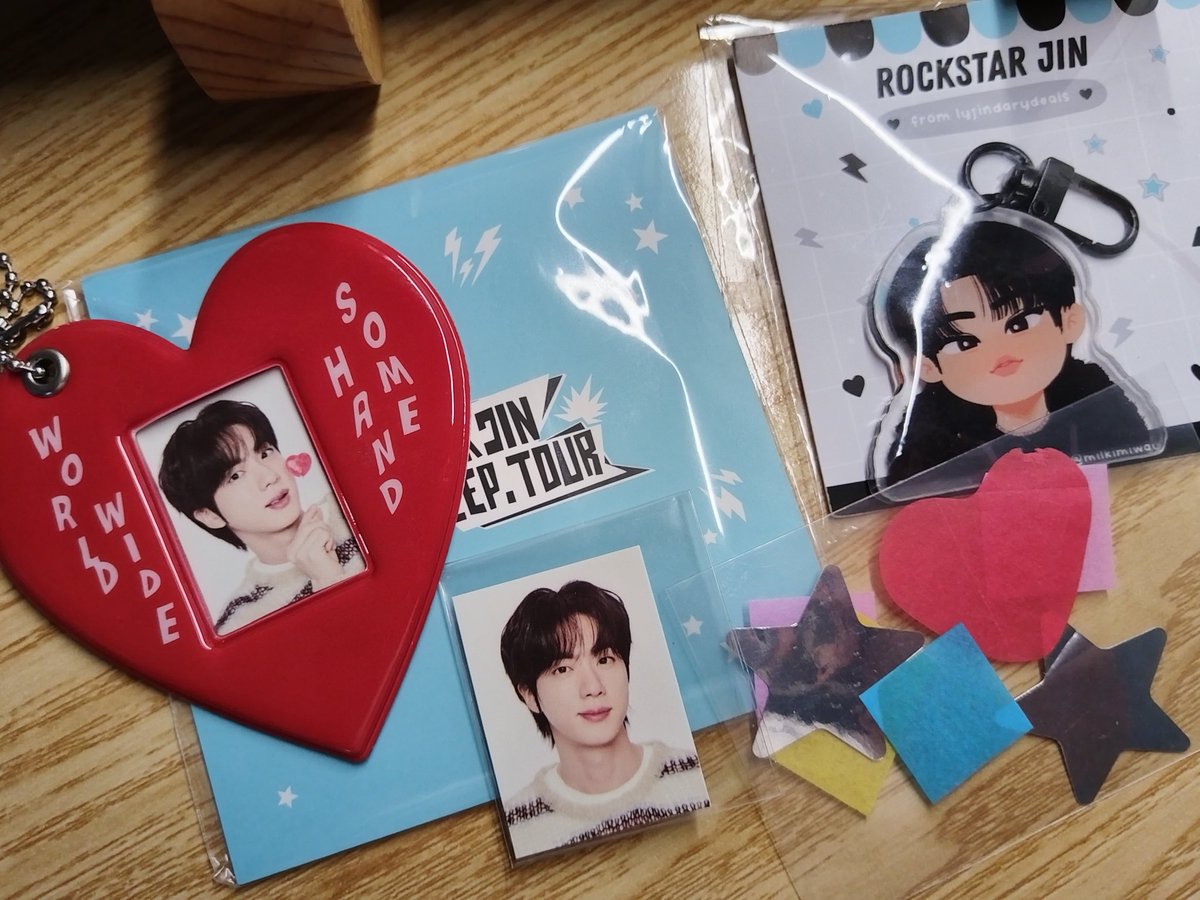 milunajin's tweet photo. welcome back to me sa bts bns 🥰 syempre sa trusted sellers pa rin babalik. thank youuuuu @lyjindarydeals as always, smooth and hassle-free transaction and freebies are always *chef's kiss* 💜💜💜
#lyjindaryfeedbacks
#milunajinbudols https://t.co/yMqsTRw2iI