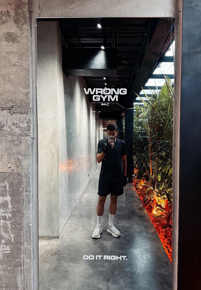 vinit_zupit's tweet image. legit the best gym I’ve ever stepped foot in.
vibes? unreal.
equipment? Chef’s kiss.
but the price? bro. this is bali, not Beverly Hills, and somehow it’s more expensive than gyms in the US or Europe 💀
Still worth it tho.