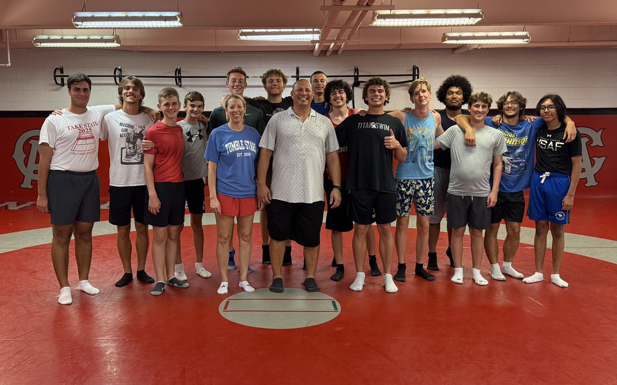CAHS_SWIM's tweet image. Swim hit the Gym(nastics)! Tonight we partnered with Tumble Stars Gymnastics Center coaches: Rebekah and Ron Morales to work on some gymnastics movements that directly translate to the water! Thank you to the coaches, and the athletes, for making tonight such an impactful…
