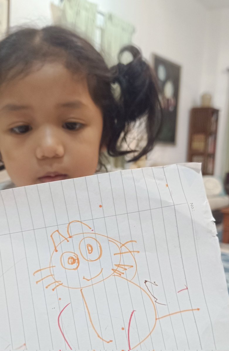 Gais. My 3yo kid drew a cat.....
👁️👄👁️ *shooketh