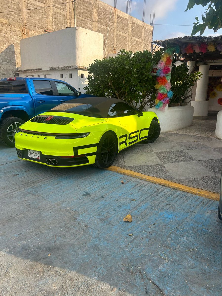 Hugo Torres Zumaya (@hugotorrescdmx) on Twitter photo Con esta camioneta de lujo y con este <a href="/PorscheMexico/">Porsche de México</a> de un valor más allá de un millón de pesos 💸 1,000,000 💰 edición especial Brave encontraron vecinos, hace algunas semanas al Director de Protección Civil de <a href="/mauriciotabe/">Mauricio Tabe Echartea</a> alcalde panista de la <a href="/AlcaldiaMHmx/">Alcaldía Miguel Hidalgo</a> José Piña y por Con esta camioneta de lujo y con este <a href="/PorscheMexico/">Porsche de México</a> de un valor más allá de un millón de pesos 💸 1,000,000 💰 edición especial Brave encontraron vecinos, hace algunas semanas al Director de Protección Civil de <a href="/mauriciotabe/">Mauricio Tabe Echartea</a> alcalde panista de la <a href="/AlcaldiaMHmx/">Alcaldía Miguel Hidalgo</a> José Piña y por