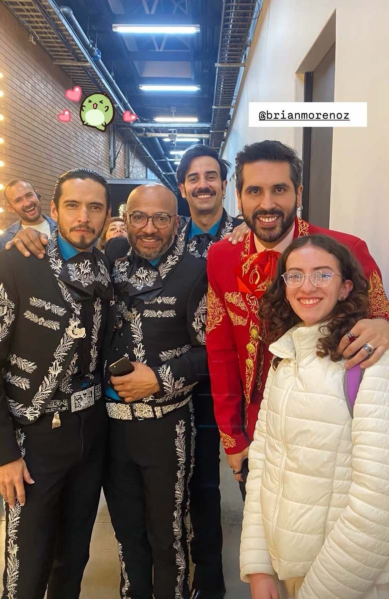 Buenassss nochessss.
Está gente ya está terminando de grabar y nosotras aún esperando que Emiliano y Rosario estén juntos 😭
#LaHijaDelMariachi