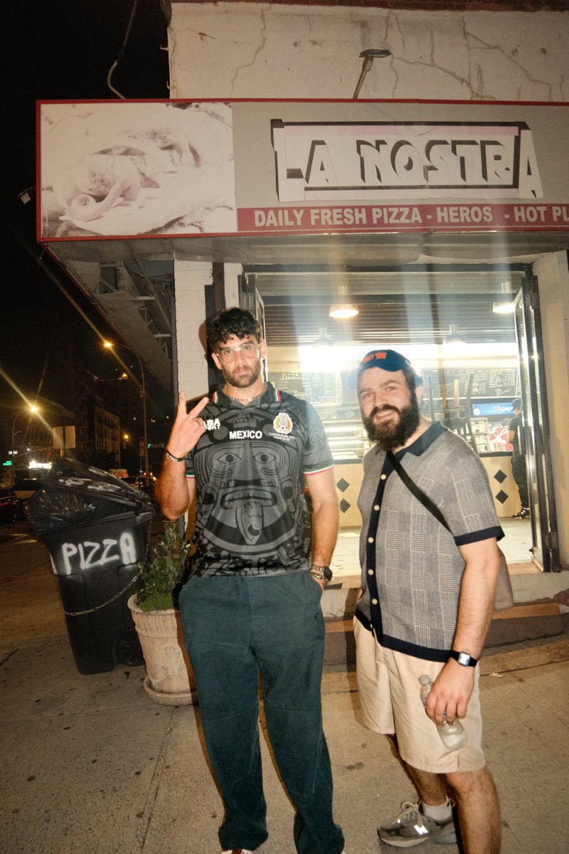 garrettjko's tweet image. streets hate to see a white boy with a camera and built-in flash. glory to harlem!
@hasanthehun @nkulw @EricHovagim