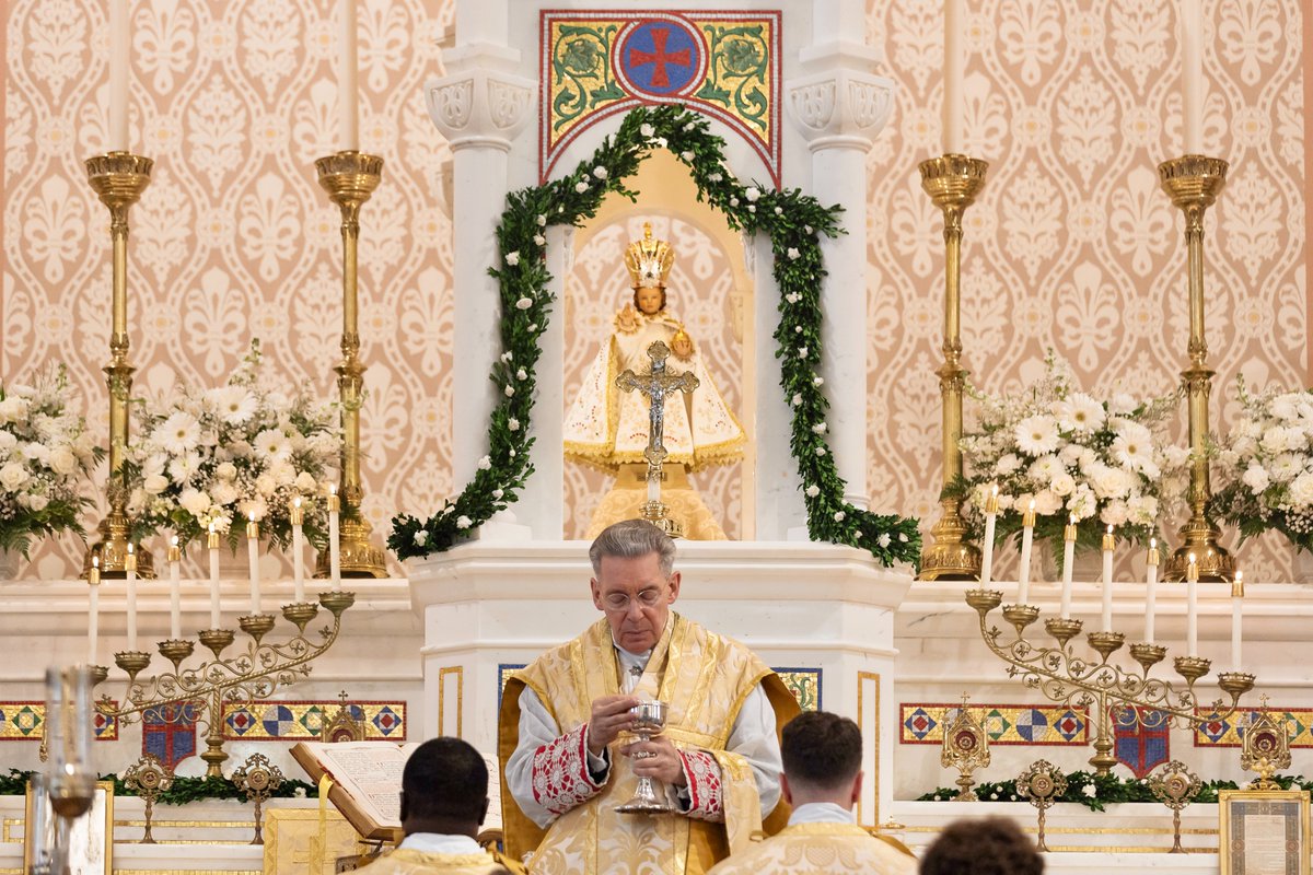 OldStPatsKC's tweet image. Corpus Christi at Old St. Patrick Oratory: Solemn High Mass & Procession led by Msgr. Schmitz, Vicar General @ICKSP
Photo Credit: Trini Crocker
