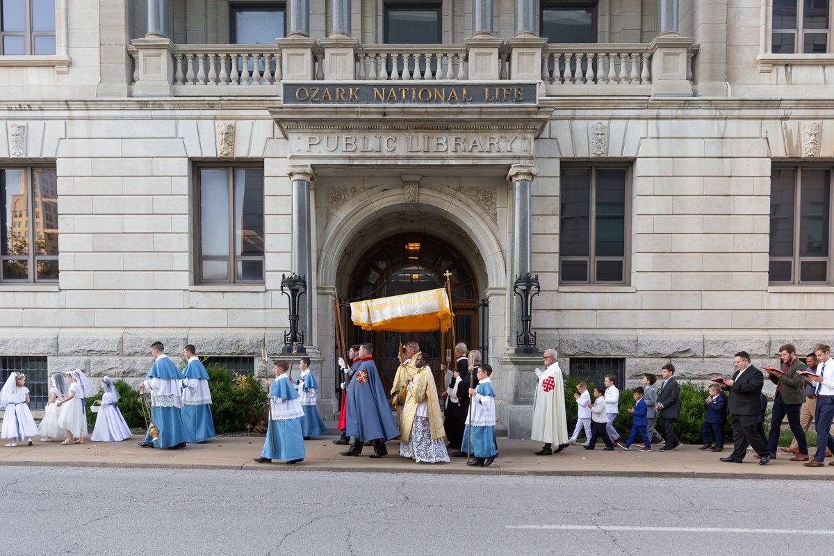 OldStPatsKC's tweet image. Corpus Christi at Old St. Patrick Oratory: Solemn High Mass & Procession led by Msgr. Schmitz, Vicar General @ICKSP
Photo Credit: Trini Crocker