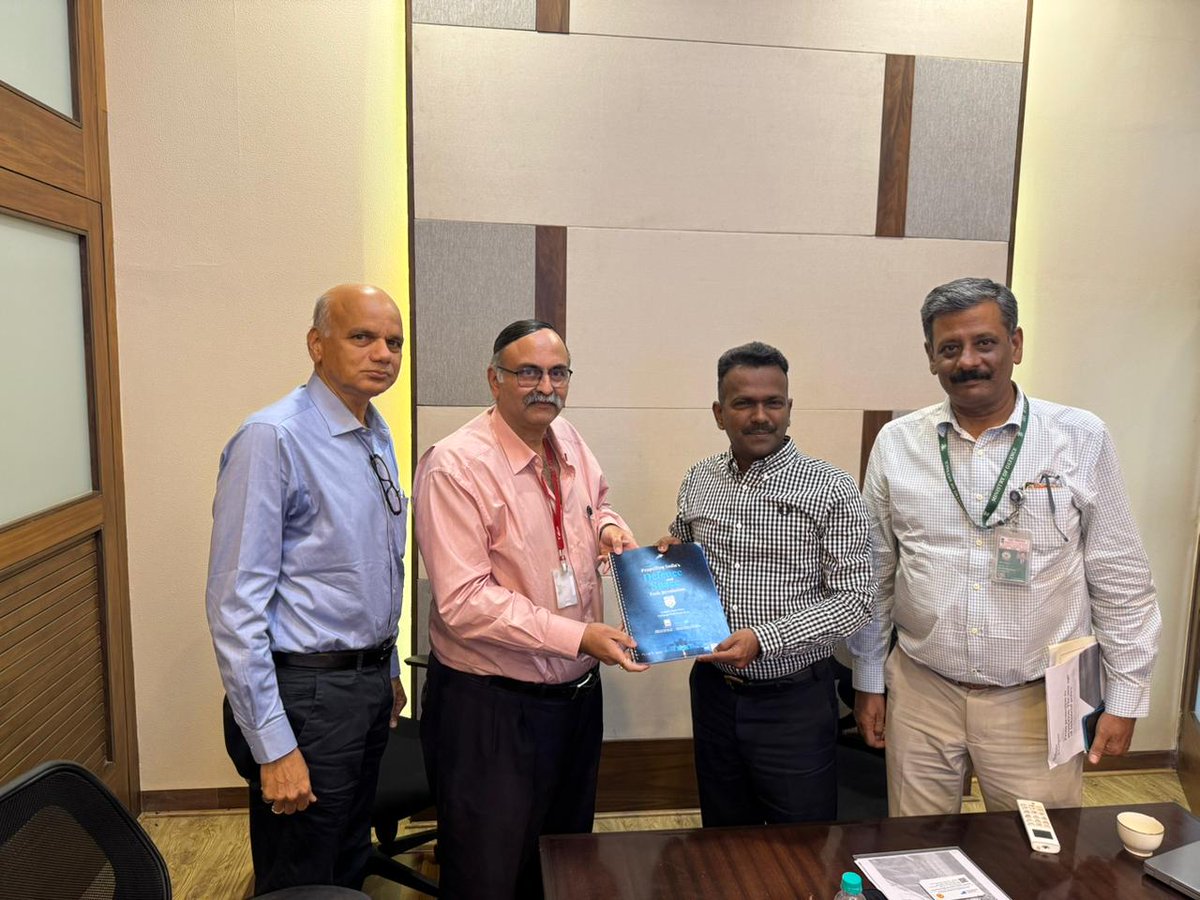 MCCIA_Pune's tweet image. MCCIA Defence Core Group team at the Maharashtra Defence & Aerospace policy stakeholder consultation with Dr Anabalgan at Mumbai
Stakeholder Consultation organised by - Industries Department team led by Secretary Dr Anbalgan IAS Government of Maharashtra on 7th July in Mumbai…