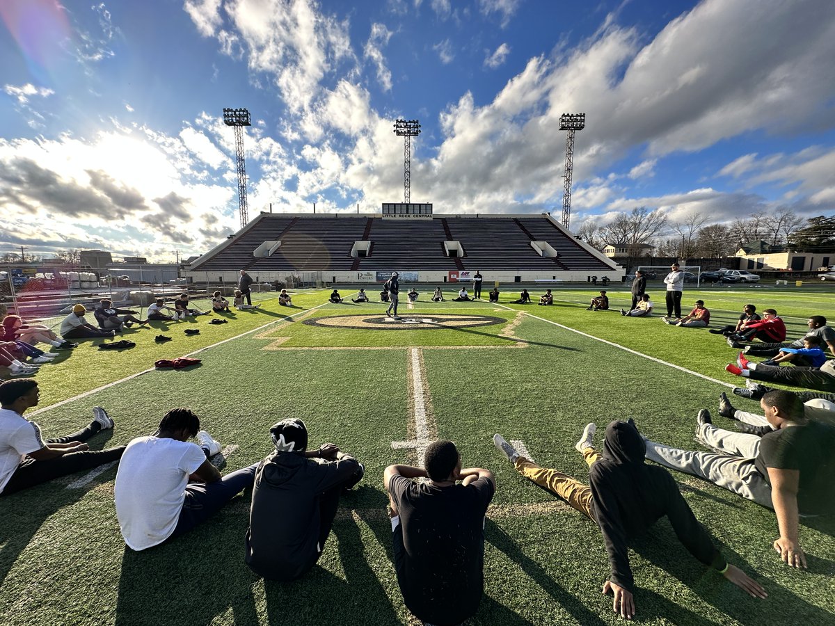 Tommy Walker (@oldwarrior_61) on Twitter photo Great interview with <a href="/lrtigerfootball/">Central Football</a> Head Coach <a href="/LRCentralFb/">Coach Anthony Robinson</a> . He speaks with honesty and conviction about the challenges the program has faced. Looking forward to seeing the fruit of all the hard work from the coaches and student athletes.
facebook.com/share/p/16pcf5… Great interview with <a href="/lrtigerfootball/">Central Football</a> Head Coach <a href="/LRCentralFb/">Coach Anthony Robinson</a> . He speaks with honesty and conviction about the challenges the program has faced. Looking forward to seeing the fruit of all the hard work from the coaches and student athletes.
facebook.com/share/p/16pcf5…