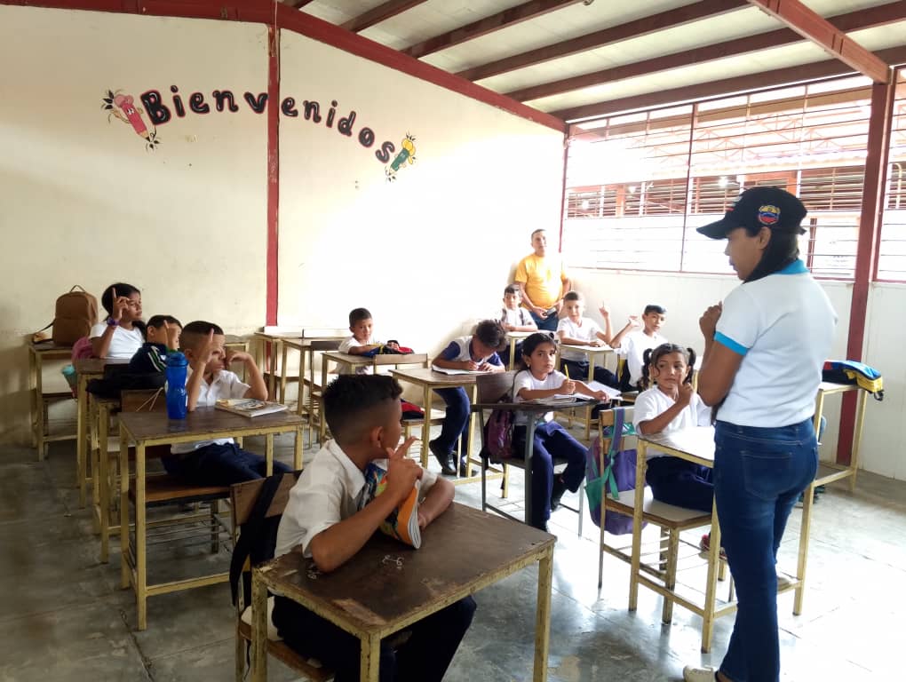 #08julio Con la finalidad de promover la prevención y crear un ambiente de sana convivencia,seguimos desarrollando conversatorios en distintas instituciones educativas del estado fomentando los valores y creando conciencia sobre el acoso escolar.
@snantidrogas @mijpvzla