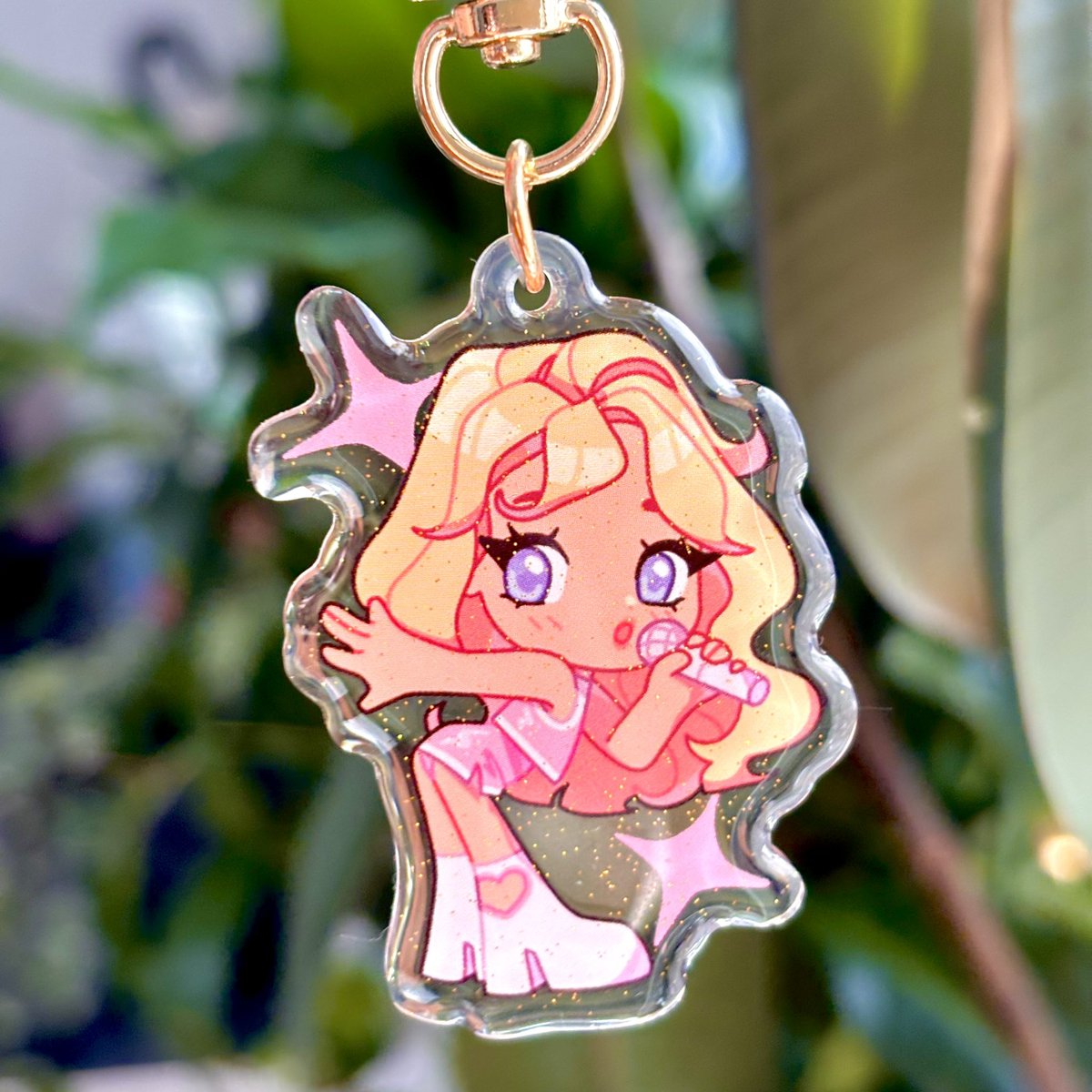 Lanajay_art's tweet image. Teeny weeny Sabrina carpenter keychain for SMASH this weekend !!