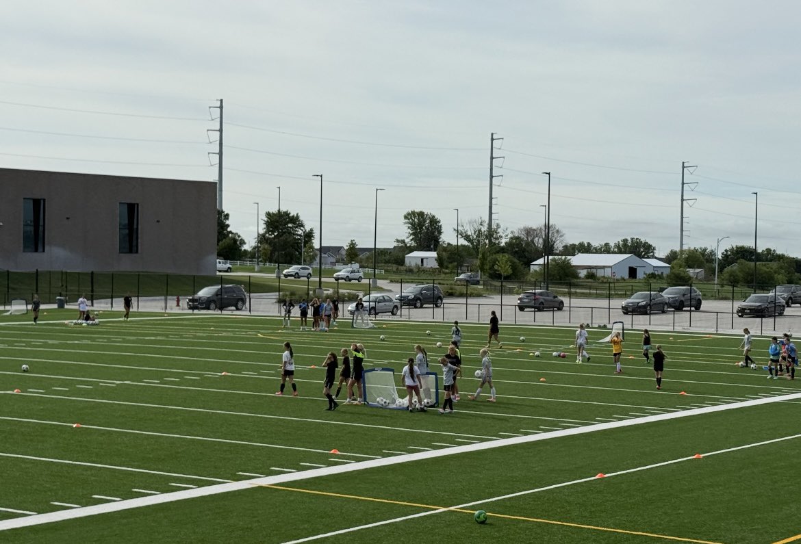 GE_GirlsSoccer's tweet image. We had an amazing 2025 youth camp!
94 participants in this year’s camp, a lot of talent was on display ⚽️
Huge thanks to all of our HS players! We have special people within the program, they show it on a daily basis.
Thank you to all of our future Griffins for coming!