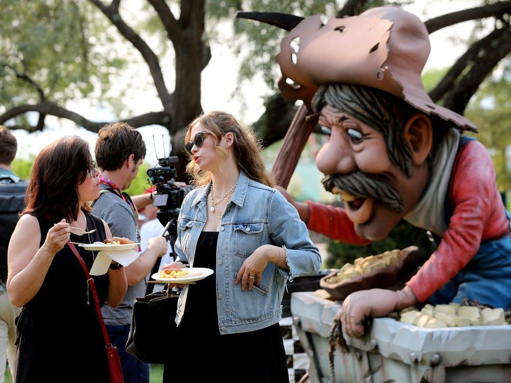 KDays 2025 rolls out bold new food lineup featuring sweet heat, global fusions, and pickle everything edmontonsun.com/news/local-new…
