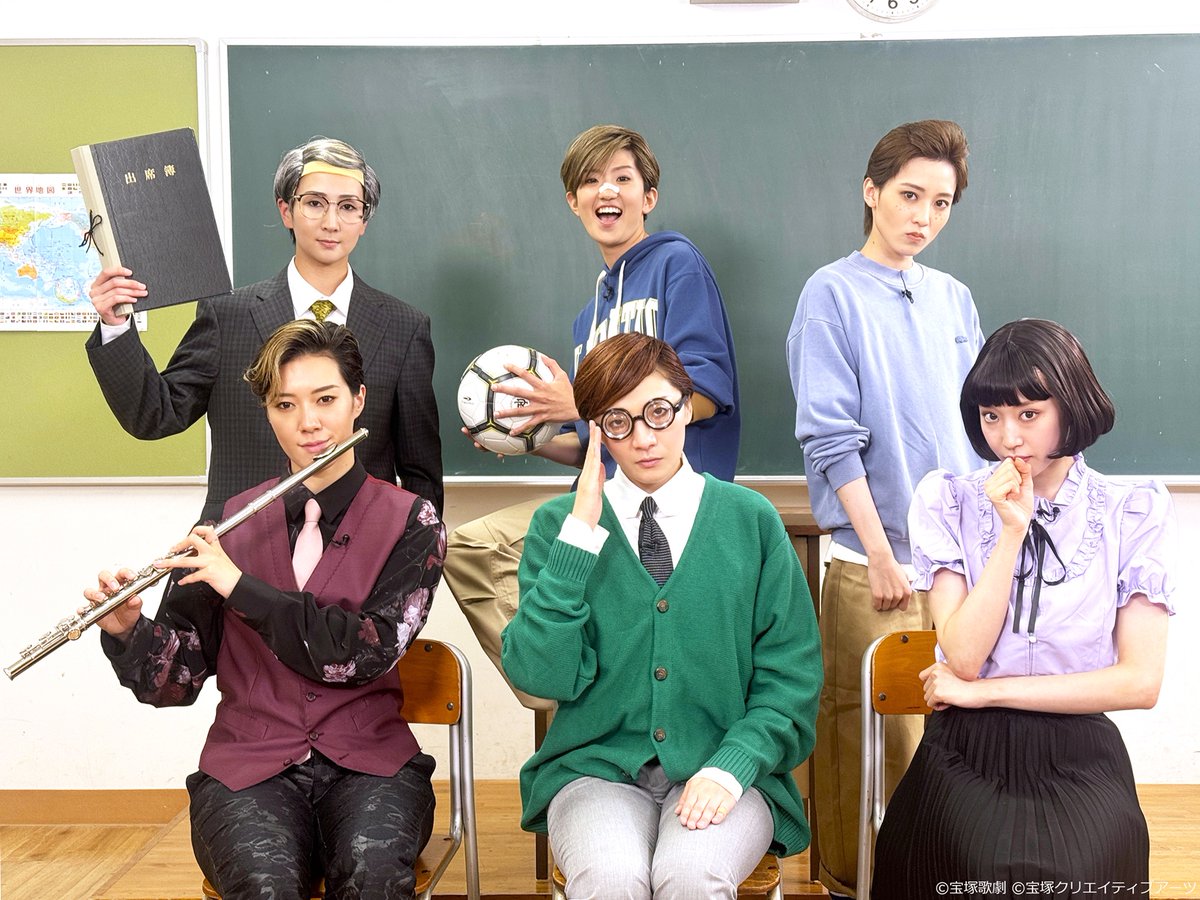 ／
＃開局23周年特別番組
「SKY STAGE SUMMER SCHOOL リターンズ ～夢のお楽しみ会～」
＼
月組は、鳳月杏・風間柚乃・礼華はるがいるクラスに、新しい仲間の天紫珠李・彩海せらが加わって、佳城葵先生のもと、ジェスチャーやディベートのゲームで盛り上がります🌙