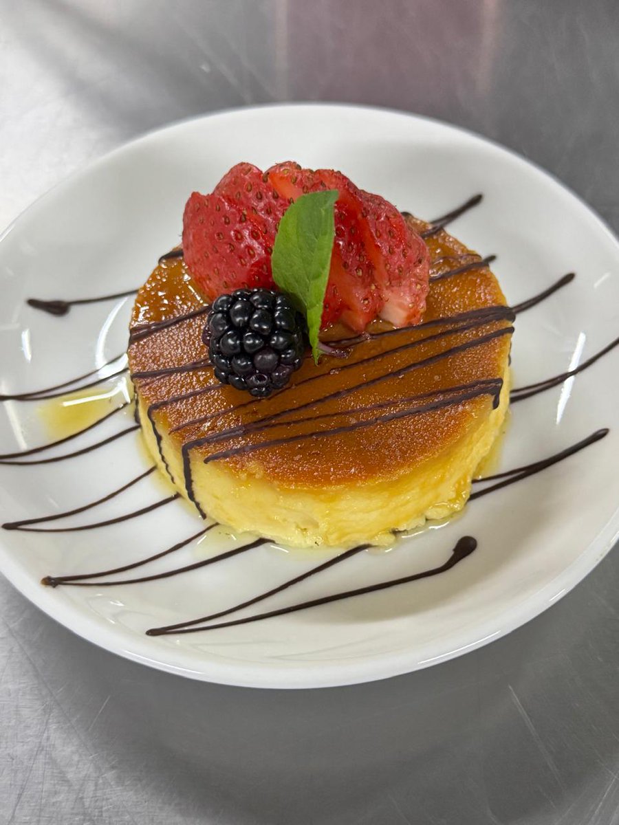 Oscar Suárez (@chef_suarez) on Twitter photo Flan al horno!! 👨🏻🍳😋 Flan al horno!! 👨🏻🍳😋