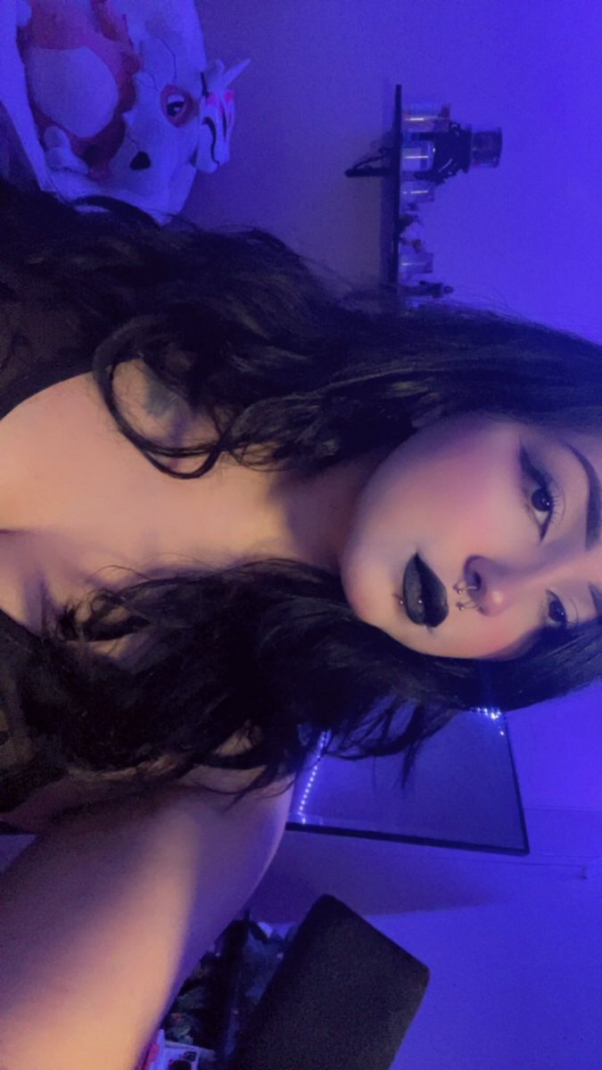 sleepyalsyna's tweet image. hiii, come yap with me 🫶🏽💜 #KickStreaming #PickKick #VerificationPush