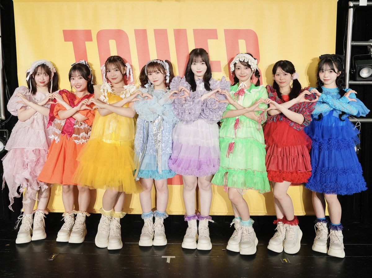 【世界に15枚のみ】CUTIE STREET全メンバー直筆サイン入りポスター FRUITS ZIPPER、1stアルバム『NEW KAWAII』がオリコンデイリー