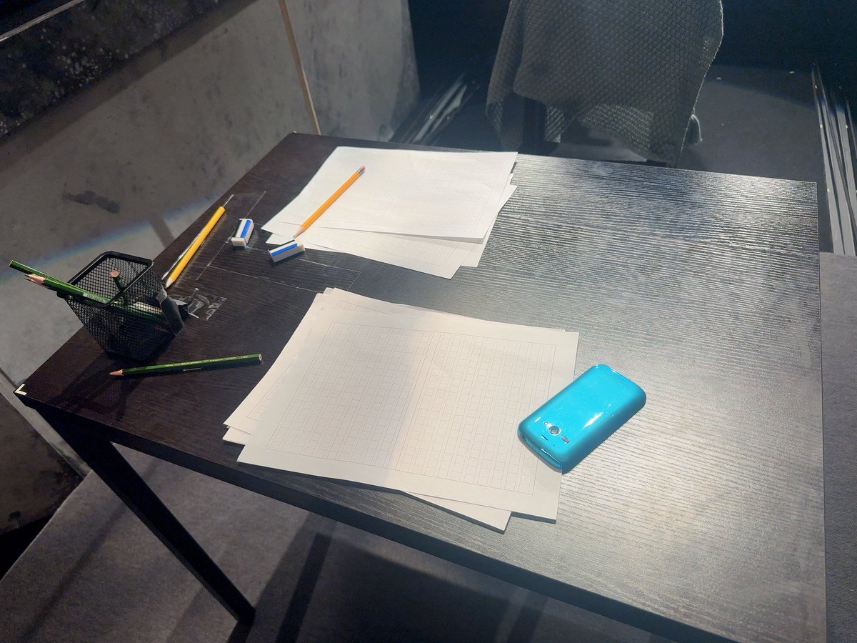 てやんでぃ🤚

親友は静かにボケてました。

#特注の万年筆