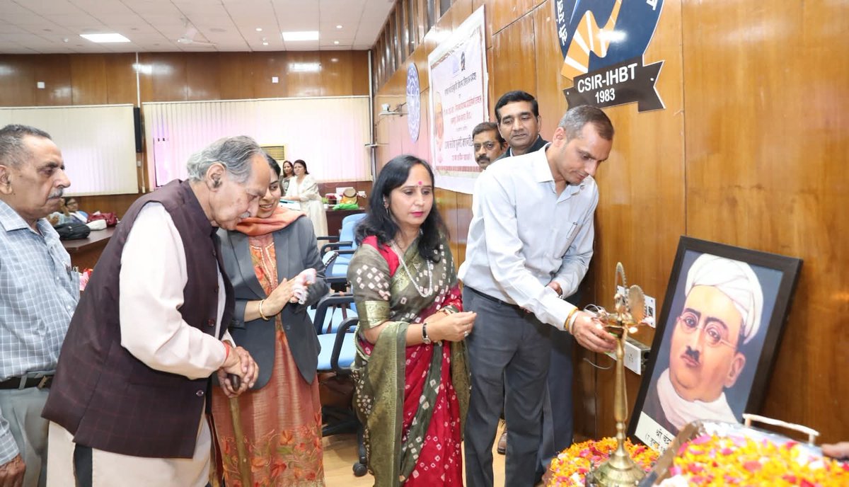 TheAzimuthMind's tweet image. स्वर्गीय पंडित श्रीचंद्रधर शर्मा गुलेरी जी की जयंती पर आयोजित कार्यक्रम में सहभागिता के क्षण।
#ChandraDharSharmaGuleri