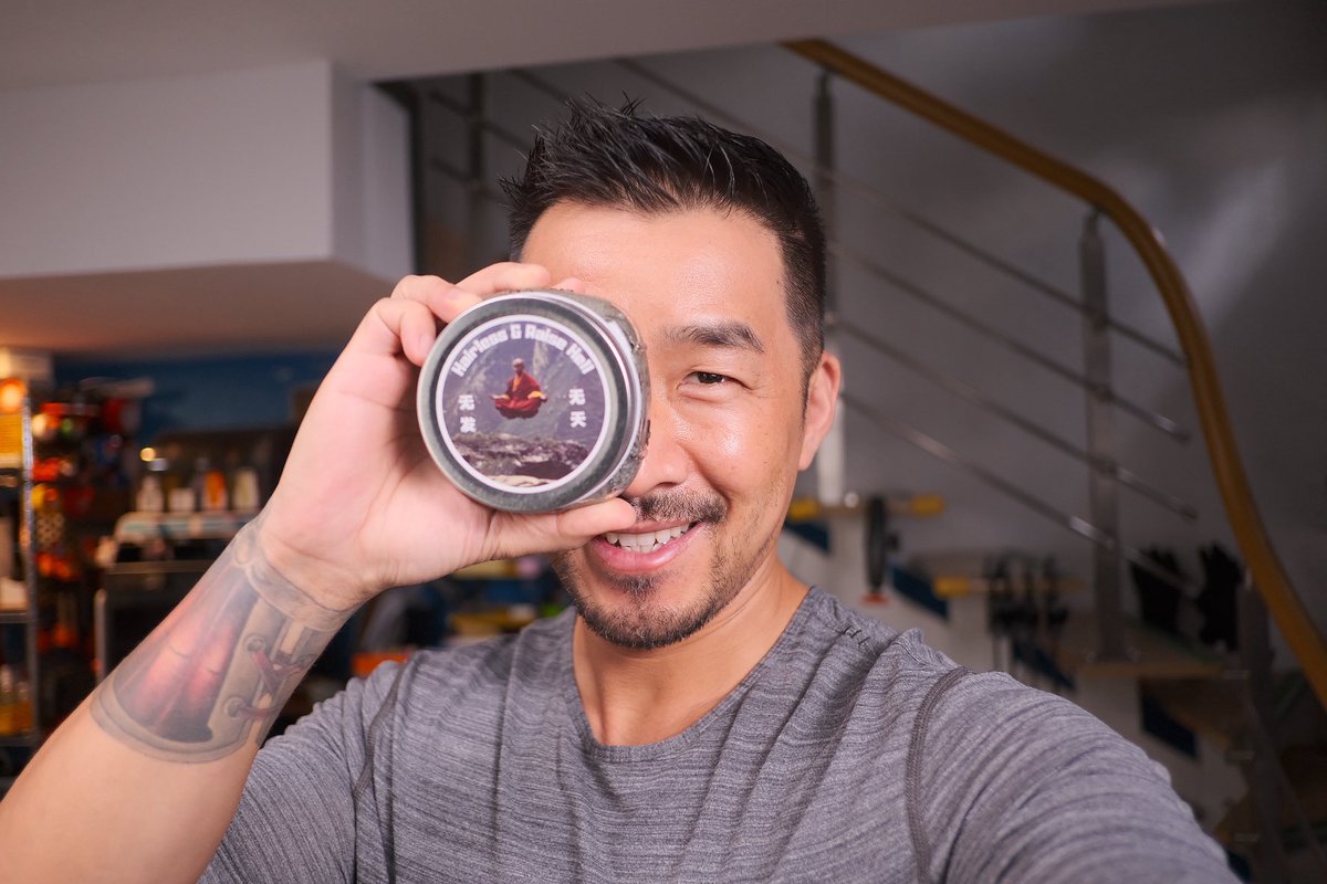 一整夜快马加鞭赶过来的手工皂，名无发无天，刚刚沐浴更衣完毕，准备用她刮胡子[呲牙]