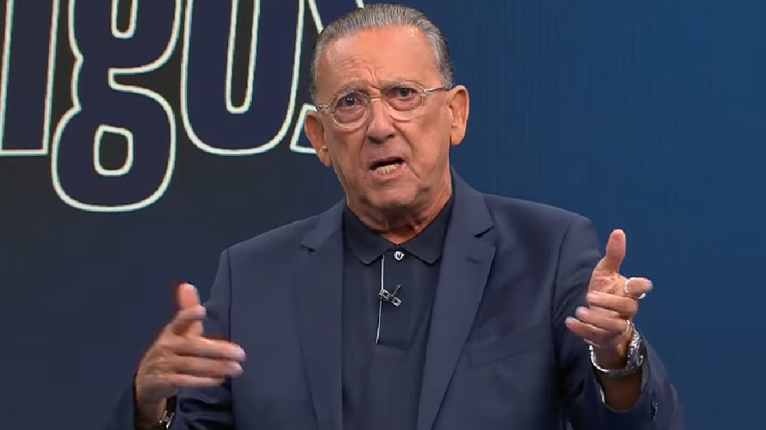 brasilscenes's tweet image. 💣 Grade dominical na Band será alterada, com #ApitoFinal de volta às 18h e #PerrengueNaBand às 20h. “Planeta Selvagem” deve ir ao ar às 22h, seguido do “Canal Livre”.

Entretanto, uma ala da direção defende que #GalvãoEAmigos deve disputar com Cléber Machado na Record, deixando…