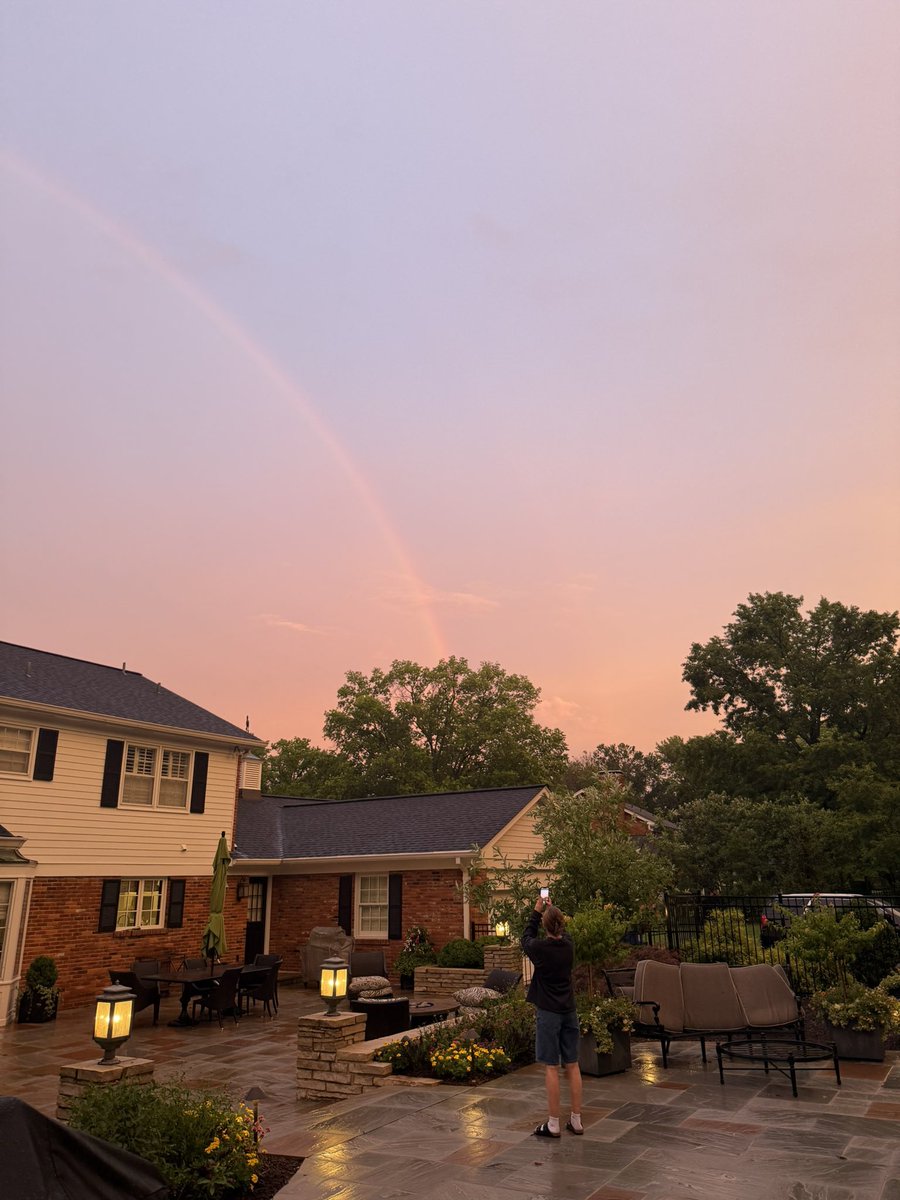 piegurl99's tweet image. i could feel a sign was coming 😏