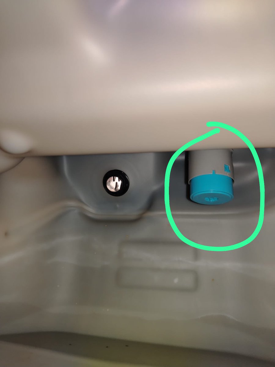 dark6evil66666's tweet image. ⛽️ أعزائي ملاك تاهو و يوكون ومختلف فئات GM في حالة استنفاذنك لجميع الحلول في صيانة واصلاح مشكلة توقف مسدس تعبئة البنزين في المحطات، بسبب ضغط الابخرة داخل خزان البنزين ولازالت المشكلة مستمرة معك‼️

🔶 المسبب: انسداد مخرج تنفيس الابخرة

🔷 الحل: توصيل كهربائي مباشر لكنترول مخرج…