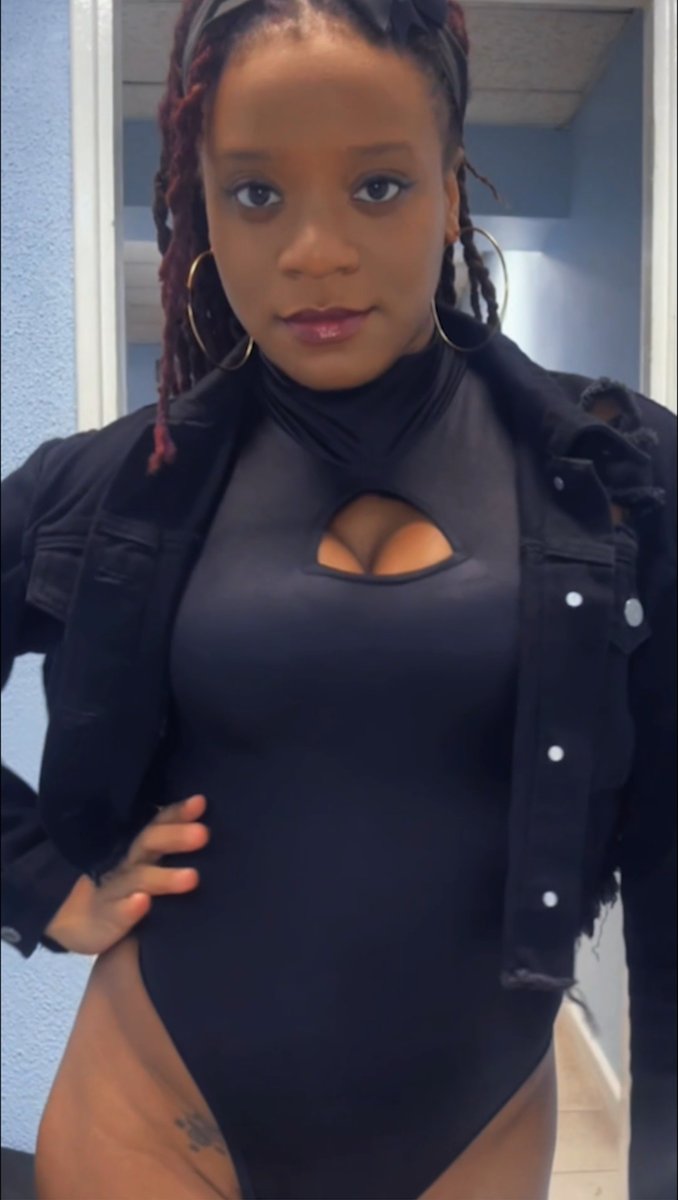 My GLOXY hustle from the Jamaica anime and manga premiere Jamaica No Ja Makai. I love this character so much! I see myself in her. I had a lot of fun cosplaying this character! Can’t wait to cosplay it at this year’s <a href="/AnimeComFest/">AnimeCom Fest</a> with the <a href="/ValkyrieArcadia/">Valkyries of Arcadia</a> youtube.com/shorts/7Lt92hs…