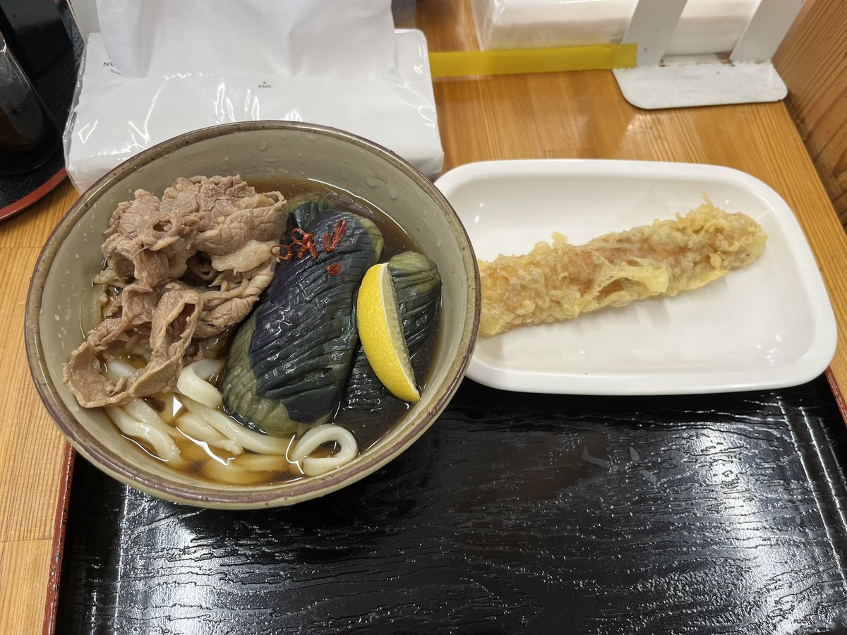 ＃うどん処麺紡 さんで
ナストマト肉みそぶっかけ！フルコース
さらにナス天🍆😆
ナスがほんまに美味しい
数えてみたら今季9回目のトマト🍅
いやー最高です。ごちそうさまでした😋