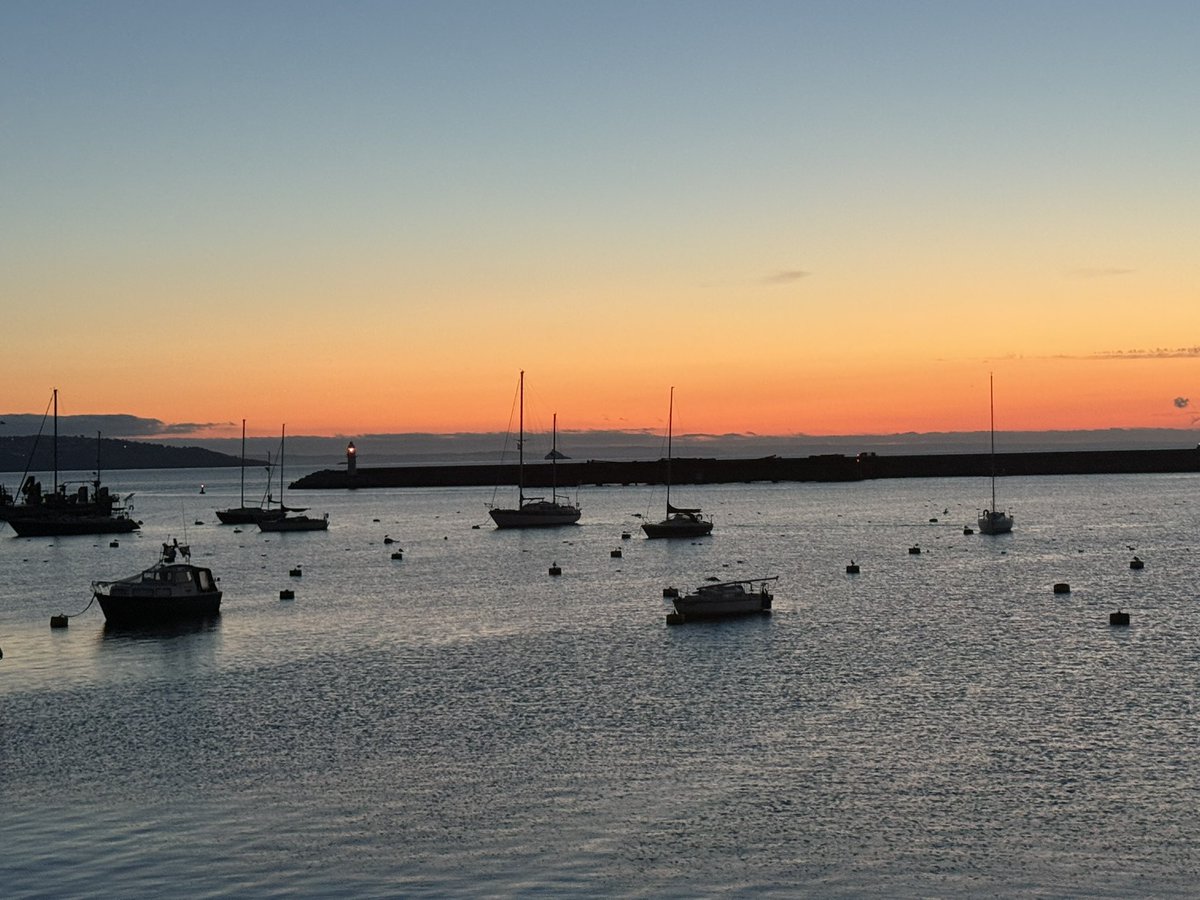 ostizeuropean's tweet image. Wednesday morning harbour walk first light. Brixham harbour.