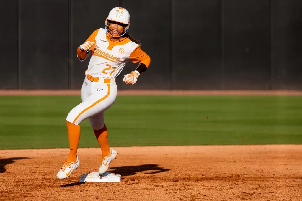#LVFL Kinsey Fiedler is joining the coaching staff at the University of Missouri-Kansas City.
