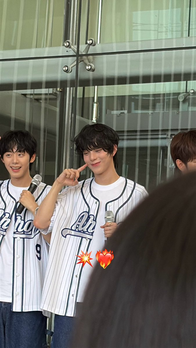 Zizi．．． tweet media