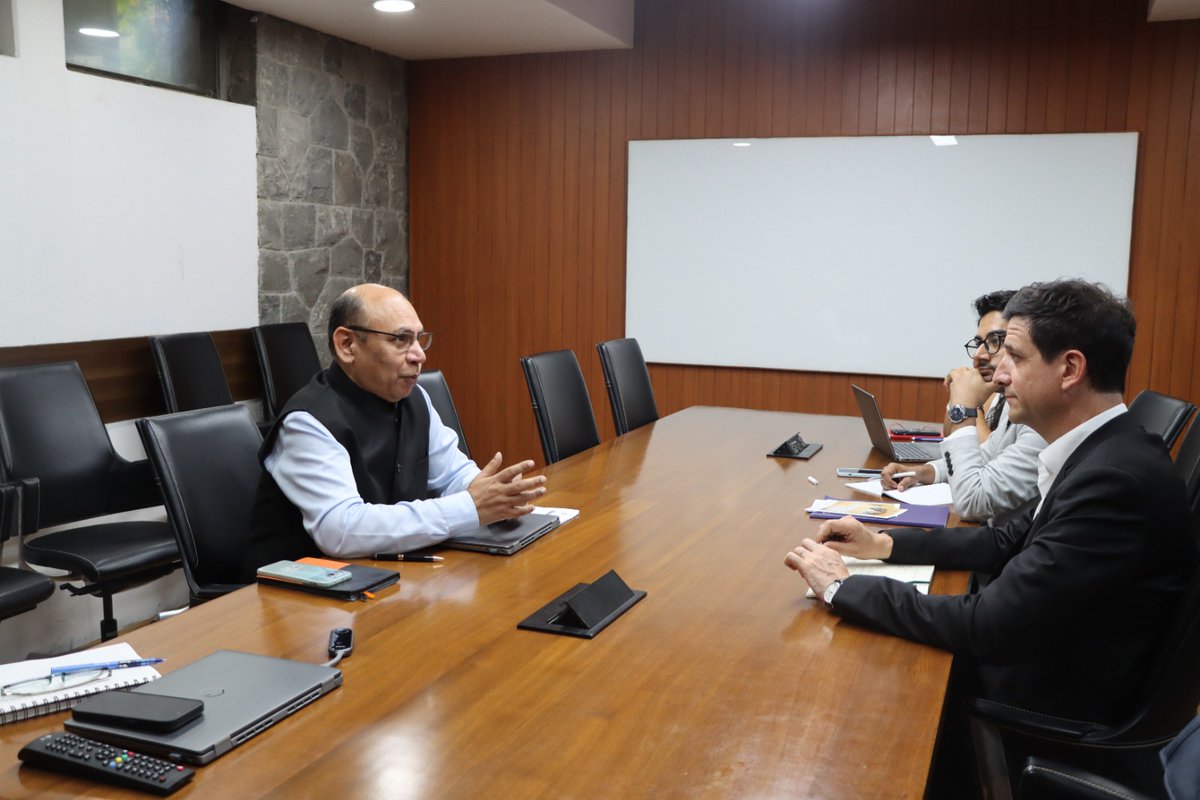 Inspiring exchange with Yann Delaunay, Directeur général of France Volontaires on strengthening collaboration at the country level in India. 

Together, we’re paving the way to boost volunteerism as we move toward the 2026 International Year of Volunteers!  #Volunteer4Change