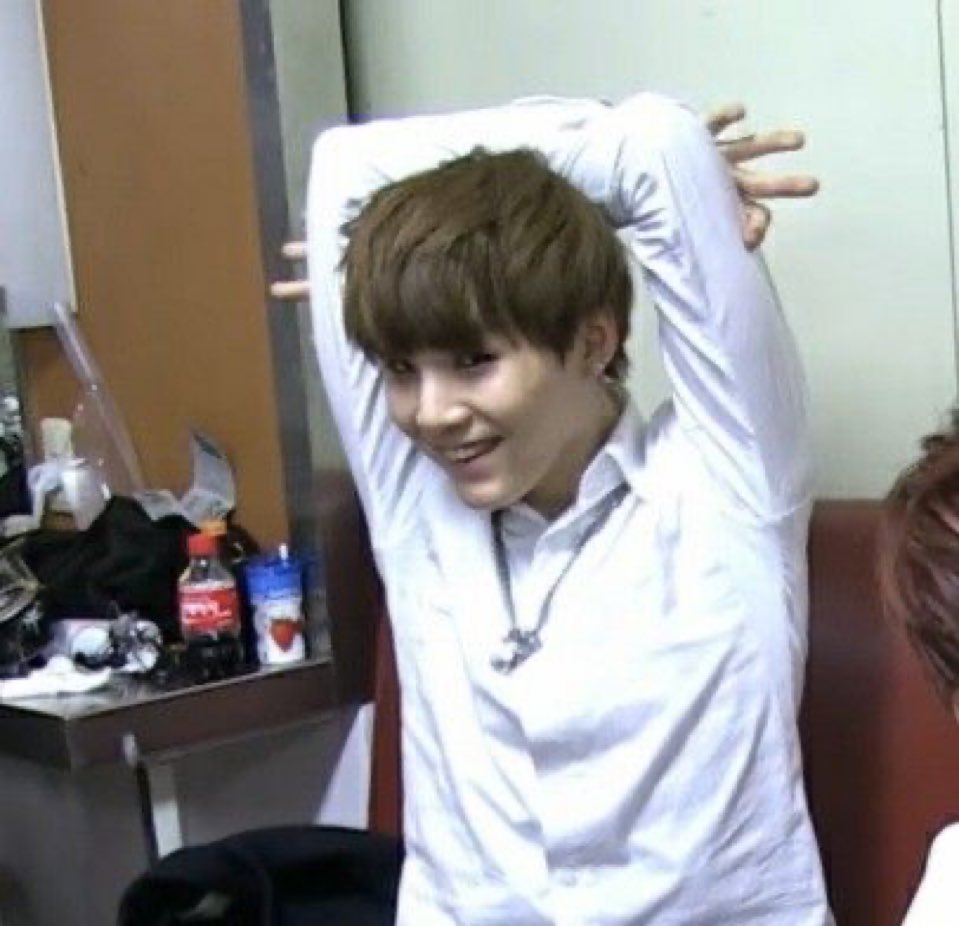 아뭐야 11년전에 고양이귀 챌린지 했었네