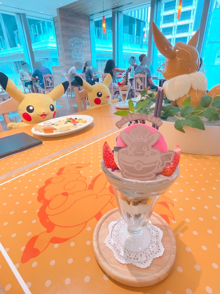 sky_hima26's tweet image. 奇跡的に当日で予約枠空いてたので
急遽 #PokémonCafe☕️へ ◓⃙ˎˊ-

『🍓ベリーチョコレートパフェ🫐』を
ピカブイと相席でいただきました♬♡
✨ 𐐃 ·̫ 𐐃 ⋆⸜💛ᩚ⸝‍⋆ ▼｡ɞ̴̶̷ ‧̫ ɞ̴̶̷｡▼ ✨

ウェイトレスピカチュウの
ファンサえぐくて泣いた大好き⋯.ᐟ.ᐟ🥹💘⚡️

#ポケモン #ポケモンカフェ