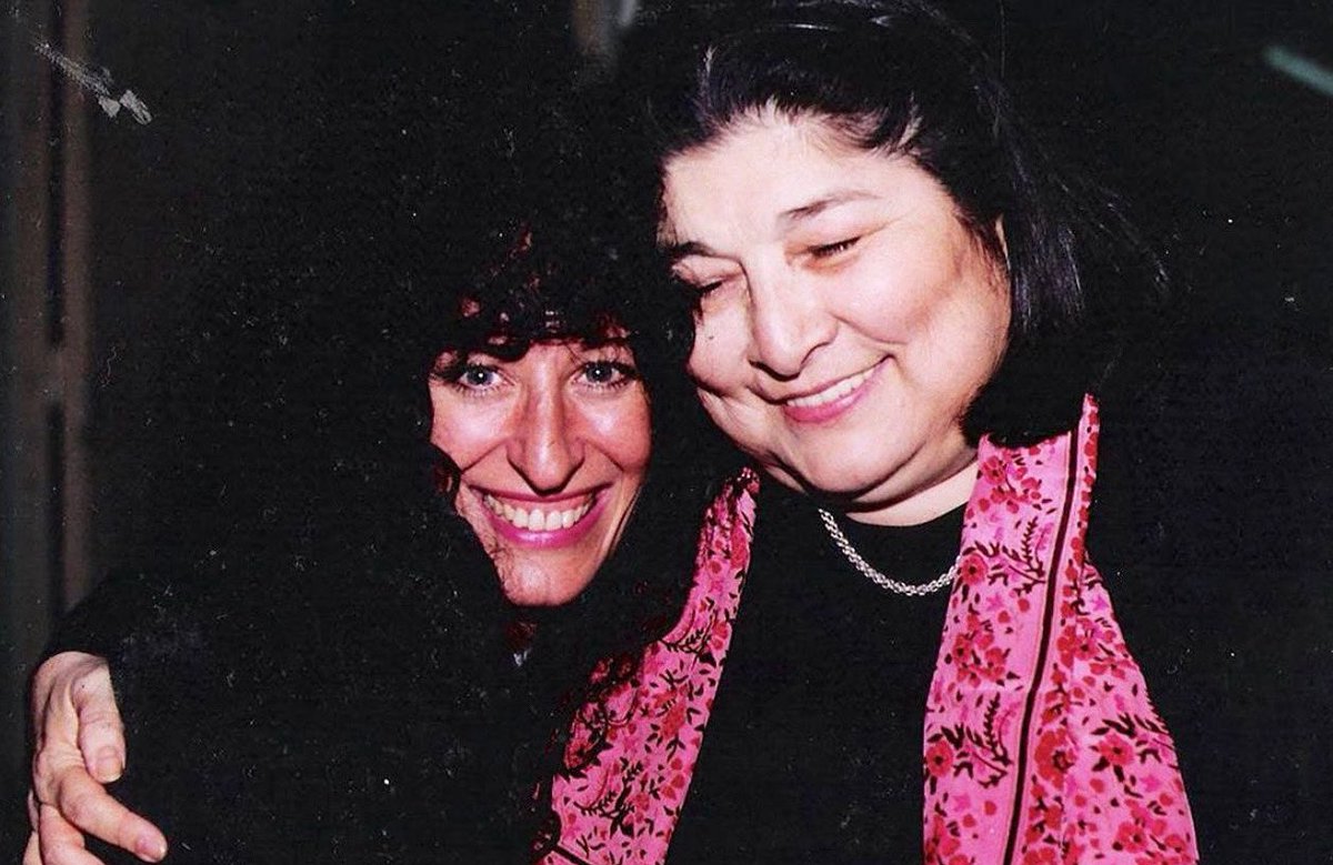 Gracias a tu vida que nos ha dado tanto. 90 años de tu nacimiento, te extraño amiga 🩷 
Mercedes Sosa 
Ésta tarde te homenajearemos en el Palacio Paz