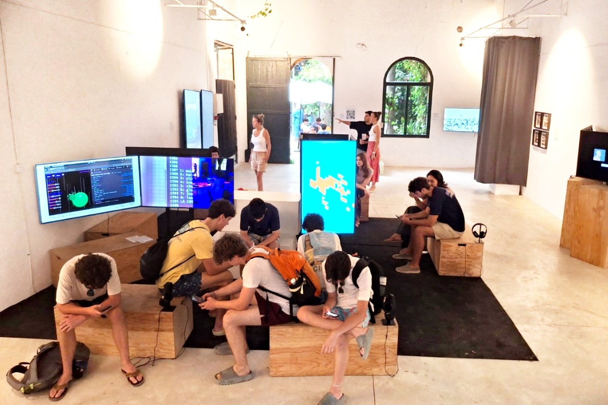 Haven't posted much lately. Been busy with various projects &amp; exhibitions, but I'll dive back in this summer! Each week, I'll share one project.
Let's kick off with our 2nd algorithmic summer show in Barcelona. 14 genartists ranging from emerging talents to our one &amp; only OG Lali