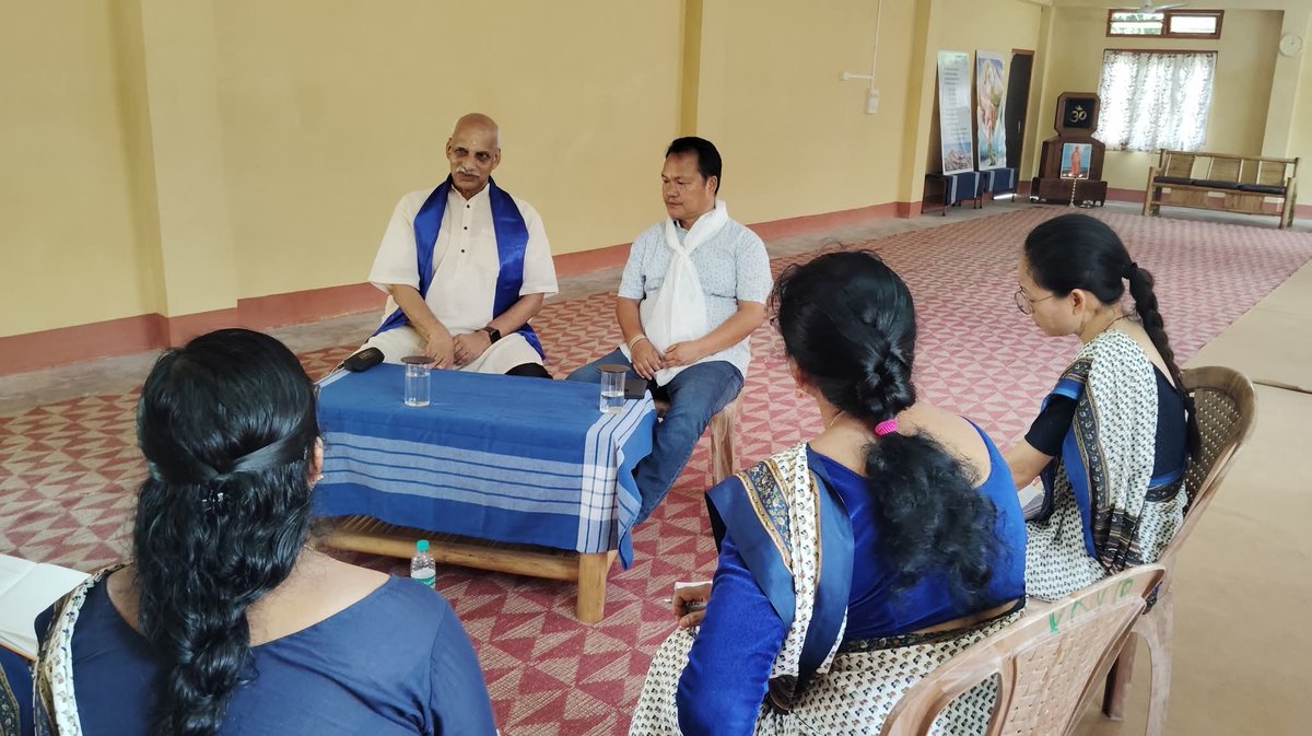 bhanu_vkendra's tweet image. Where the sun rises first, the spirit of Bharat shines bright 🌅
Heartening interaction with students and teachers at VKV Khazalang, Arunachal Pradesh.
 #VivekanandaKendra #FirstSunrise #EasternInspiration
#