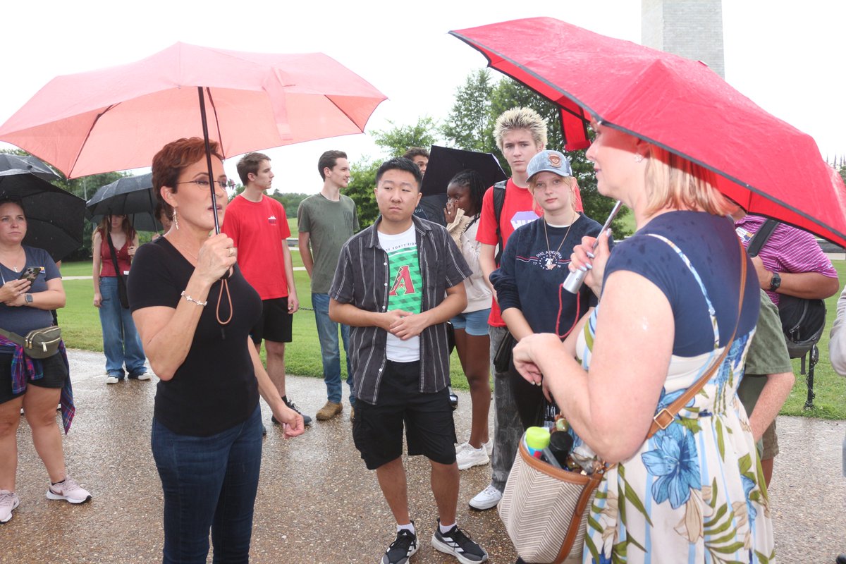 AZTeenReps's tweet image. The Teens today had a fantastic time on day two of our trip in Washington D.C.
They visited Mount Vernon, the National Archives, the Smithsonian Museum of American History, and ended the day with memorials!!
We thank @KariLake for meeting up with us, taking the time to give…