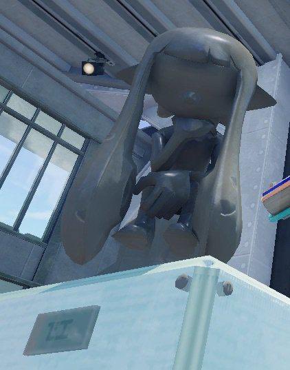 SukiOfTheSea's tweet image. I’m bored tell me your favorite scary Easter eggs in movies or video games, I’ll go first. I love the creepy giggles you can hear at night from the two statues in splatoon.