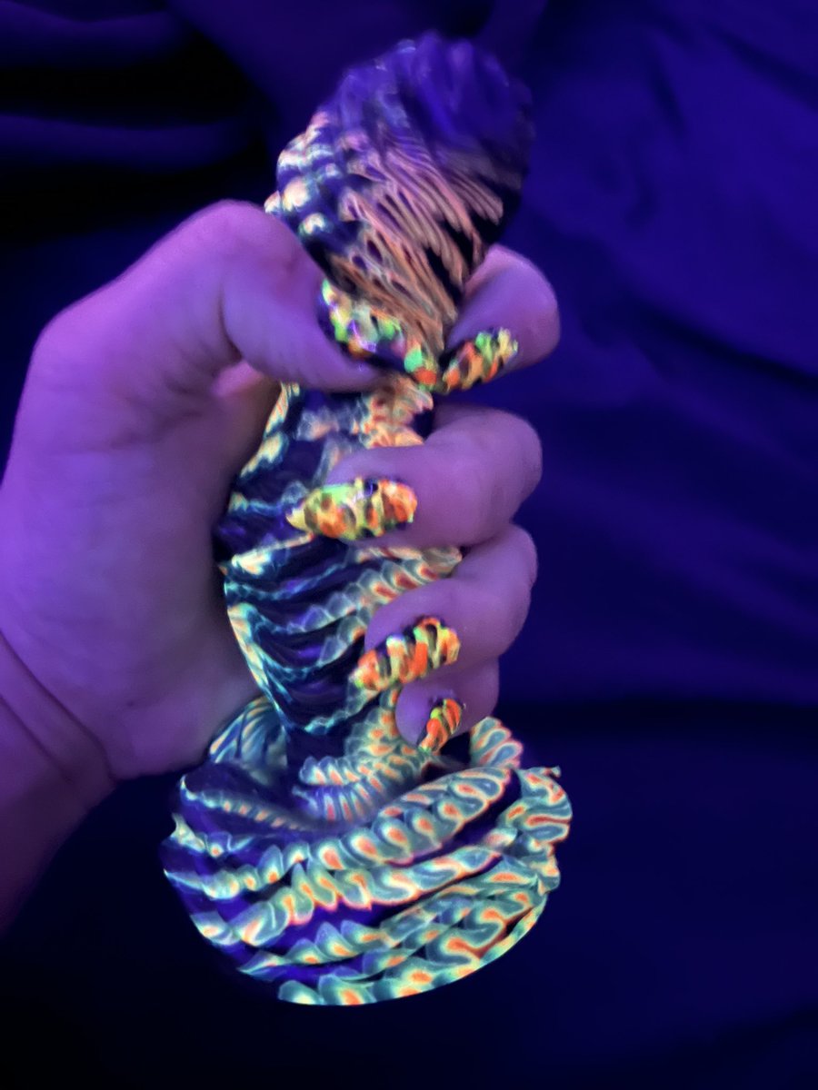 New nails inspired by this gorgeous Bromelia from <a href="/PleasureForge/">Pleasure Forge -Next Drop- | 7/10 | 8PM EST</a>